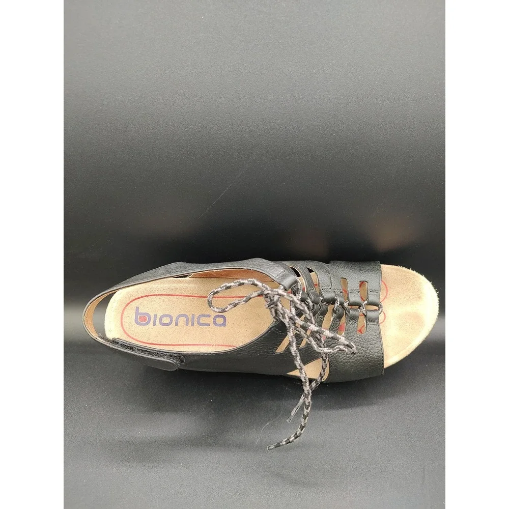 Bionica leather wedge